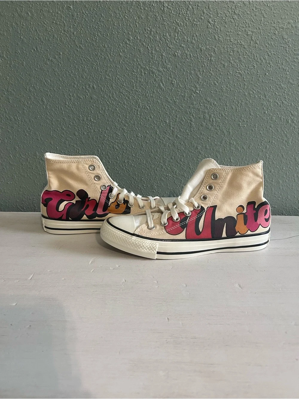 Converse All Star Chuck Taylor Girls Unite Women’s Size 8.5